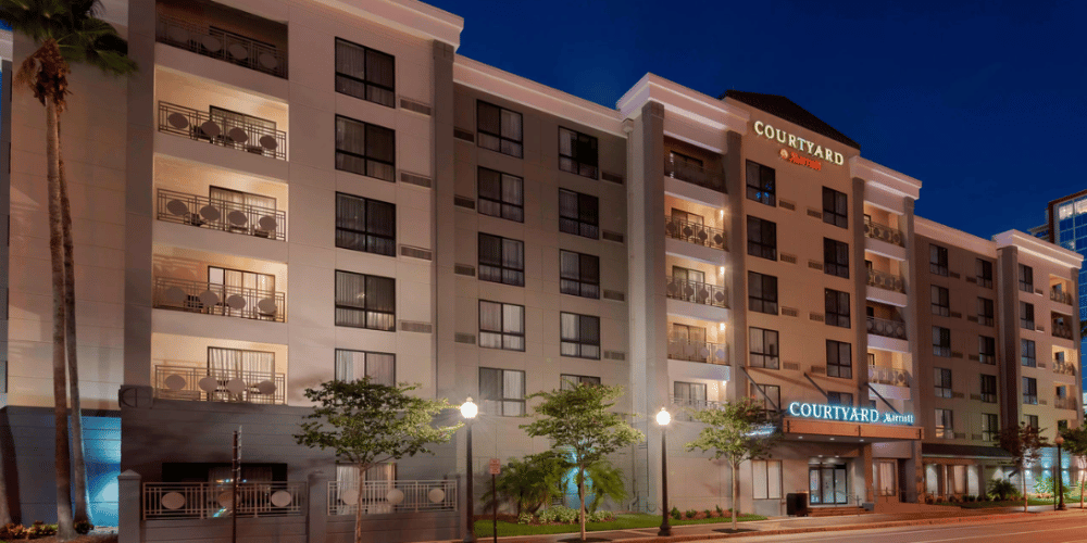 2024_digital-hands_courtyard-tampa-downtown_1000x500px