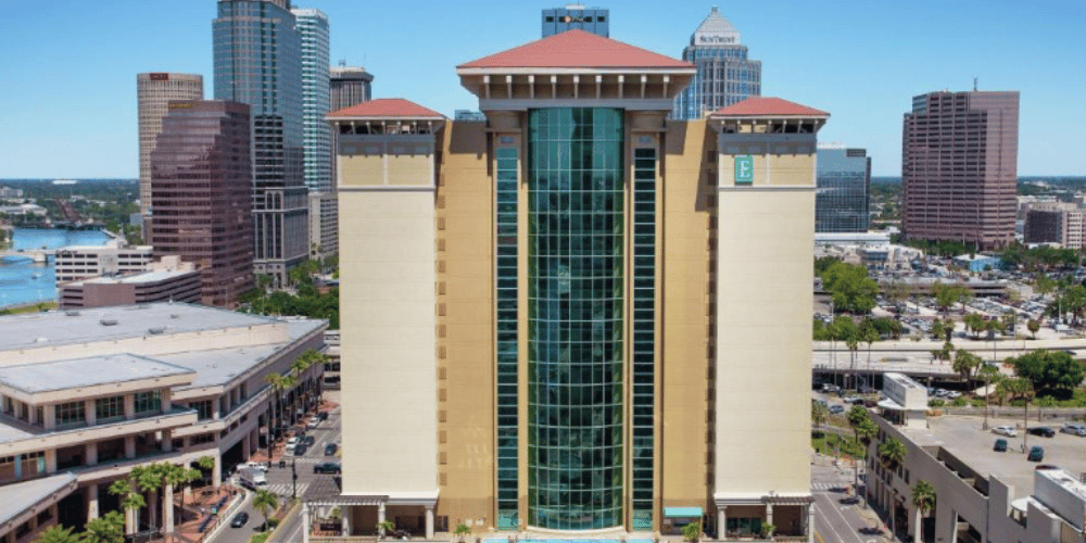 2024_digital-hands_embassy-suites_1000x500px