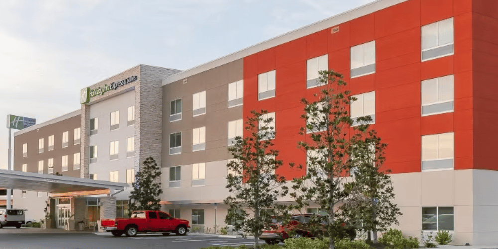 2024_digital-hands_holiday-inn-express-ybor_1000x500px